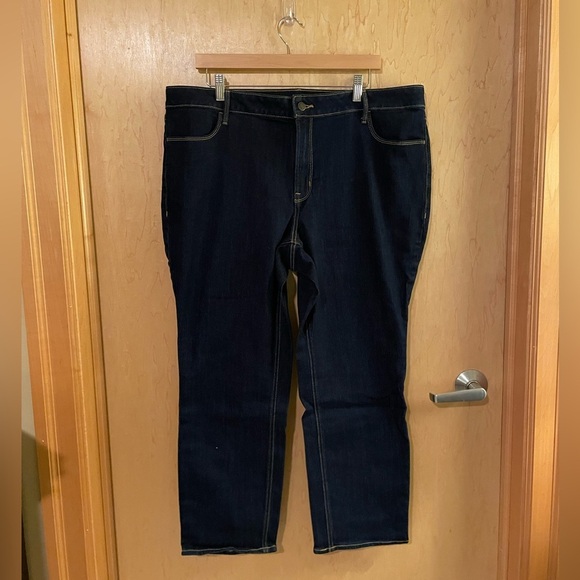 Women's Old Navy High Rise Straight Jeans - Short Length - Picture 2 of 7
